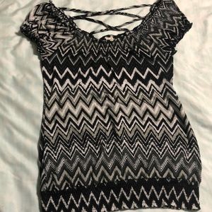 No boundaries top with cross on back